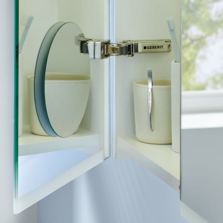 Option basic mirror cabinet with vanity mirror (© Geberit) Option basic mirror cabinet with vanity mirror (© Geberit)