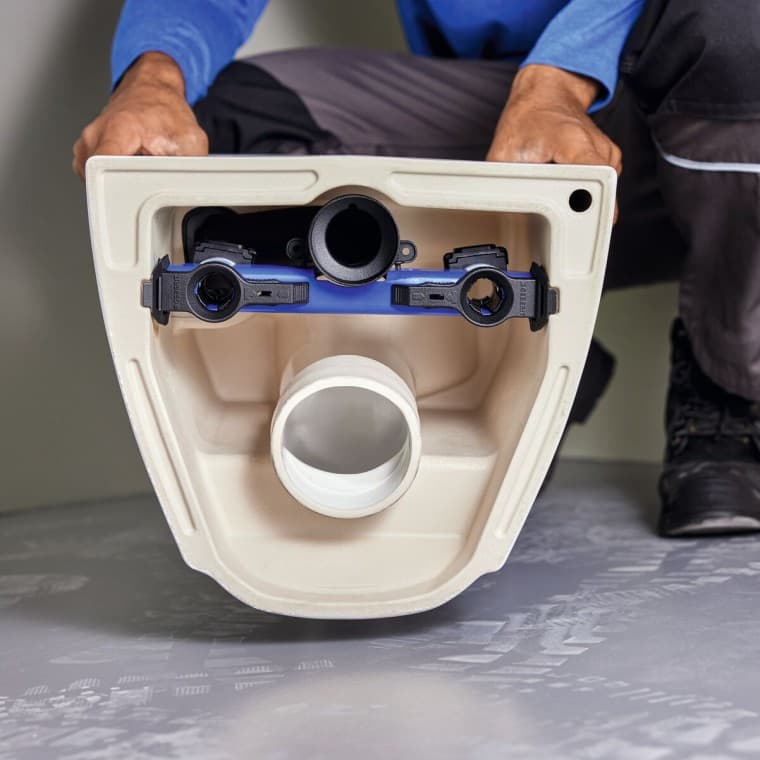 Blue mounting support of the Acanto WC (© Geberit) Blue mounting support of the Acanto WC (© Geberit)