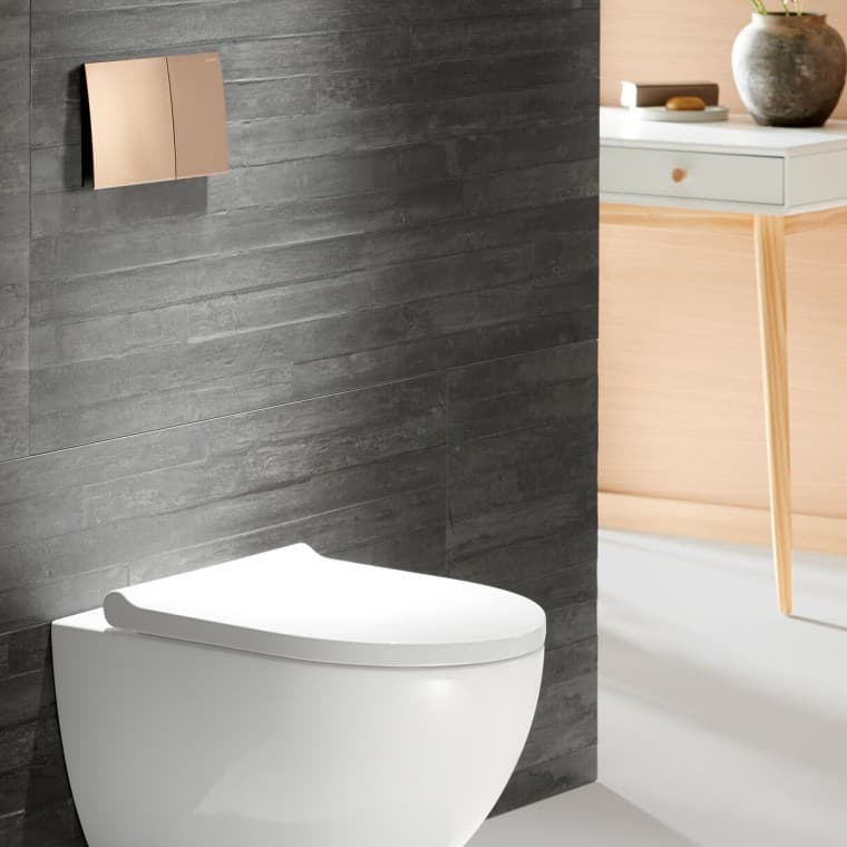 Geberit Acanto WC with Sigma70 flush plate in rose gold Geberit Acanto WC with Sigma70 flush plate in rose gold