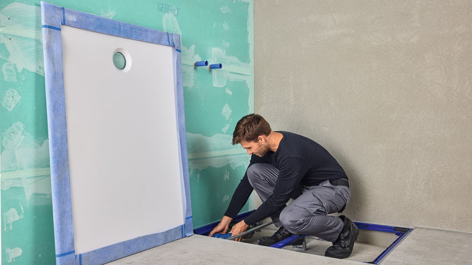 With the complete system of Geberit CleanFloor30 shower surface and the Geberit Duofix installation frame, prefabricated at the factory, the installation is quick and efficient With the complete system of Geberit CleanFloor30 shower surface and the Geberit Duofix installation frame, prefabricated at the factory, the installation is quick and efficient